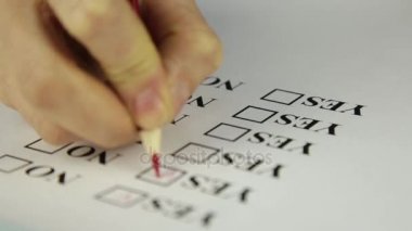 Evet ve Hayır denetim listesi kutusunda kırmızı kalemle doldurarak yakın çekim el