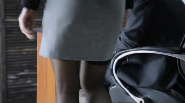 seksi sekreter patron iş yeri ile flört. cinsel taciz ve ofis kötüye kavramı