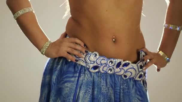 Torso of beautiful traditional oriental belly dancer shaking body slow motion — Stock Video