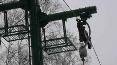 mekanizması asansörleri çevresinde büküm sürükle bölümlerini kaldırın. kayakçı ve snowboard düşkünleri için kaldırın. Kış sporları