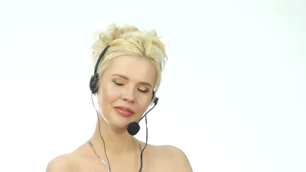 Sexiga Leende Kvinna Som Arbetar Ett Callcenter Headsetet Telemarketing Kvinna — Stockvideo
