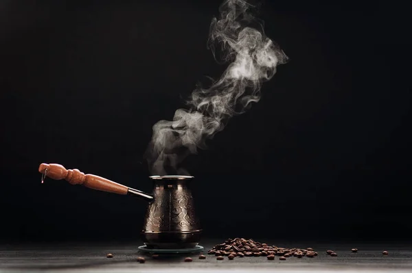 Hot cereal, black coffee in Turku, with steam on a  background — Stock Photo, Image