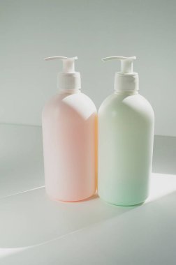 sıvı sabun, etiketleri, beyaz bir arka plan olmadan için plastik pompa