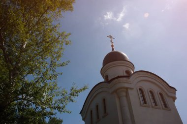 Ortodoks Kilisesi kubbe, güneşin bir haç ile