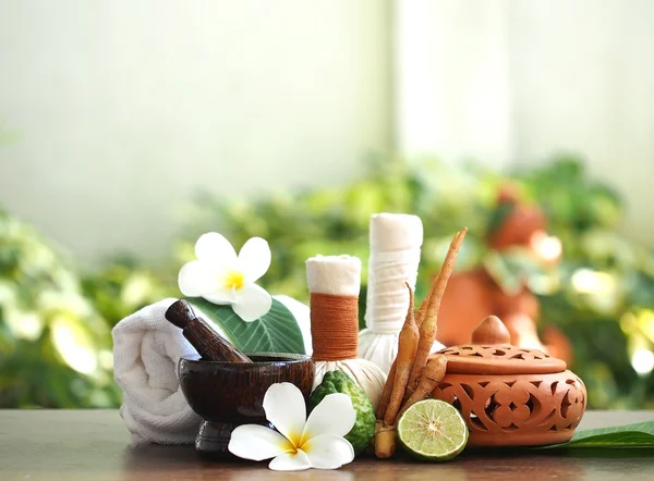 Spa massagem e tratamento, Tailândia, selecione e foco suave — Fotografia de Stock