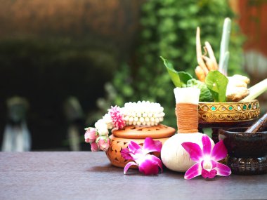 Top ve alternatif tıp ve dinlenme Thai Spa için bitkisel maddeler doğal Spa maddeler bitkisel sıkıştırmak