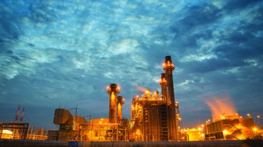 alacakaranlıkta Petrokimya tesisi