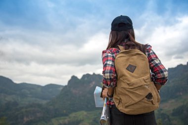 Dağ, Tayland karşı karşıya muzaffer duygu uzun yürüyüşe çıkan kimse kadın