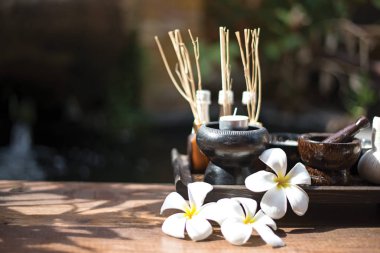 Spa ve masaj ahşap beyaz, select ve yumuşak odak üzerinde