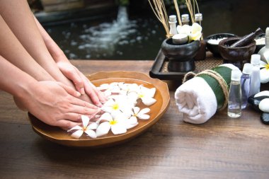 Kaplıca tedavisi ve ürün kadın ayak spa, Tayland için.