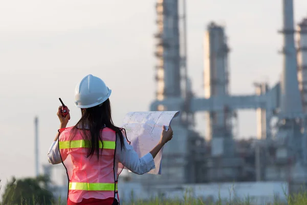 Las mujeres ingenieras en la central eléctrica, Tailandia —  Fotos de Stock