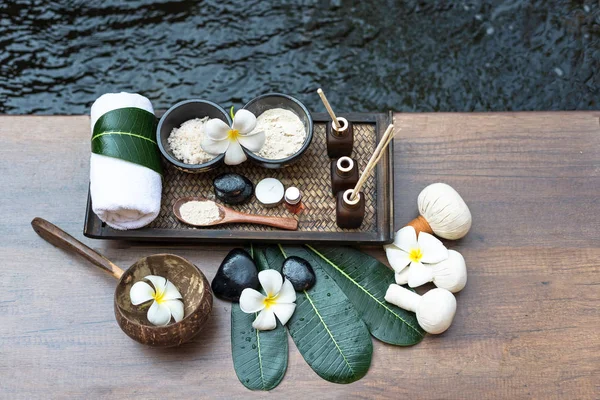 Wellness-Peeling-Behandlung und Massage, thailändische, weiche und ausgewählte Fokus — Stockfoto