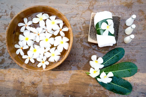 Spa Masaj sıkıştırma topları, bitkisel topu ve tedavi spa, Tayland, odağı seçin — Stok fotoğraf