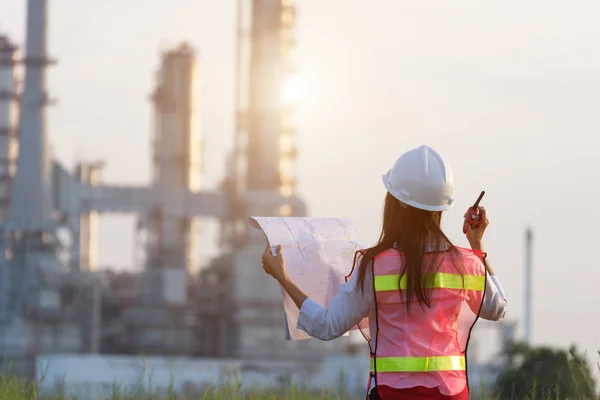 Las mujeres ingenieras en la central eléctrica, Tailandia —  Fotos de Stock