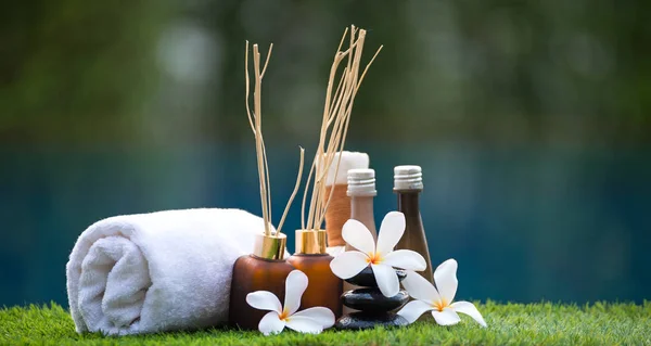 Spa tratamento de esfoliação e massagem, Tailândia, suave e selecione o foco — Fotografia de Stock