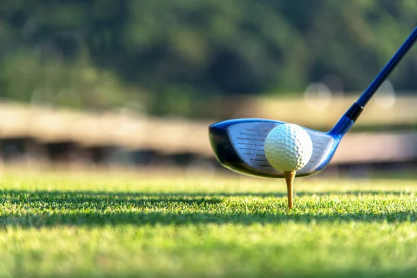 Close Golf Ball Driver Player Doing Golf Swing Tee Green — Stock Photo, Image