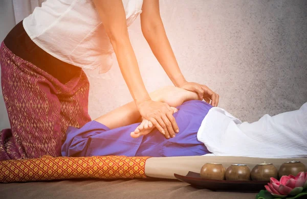 Masseur Doing Massage Spa Treatment Mud Asian Woman Body Thai — Stock Photo, Image