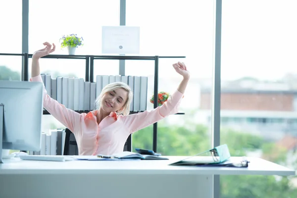Relax Working Business Young Women Raise Hand Relax Job Working — Stock Photo, Image