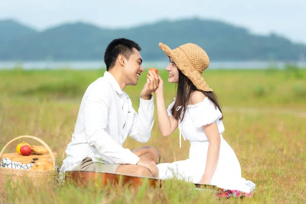 Lebensstil Paar Glückliche Flitterwochen Sonniger Zeit Asiatisches Junges Paar Beim — Stockfoto