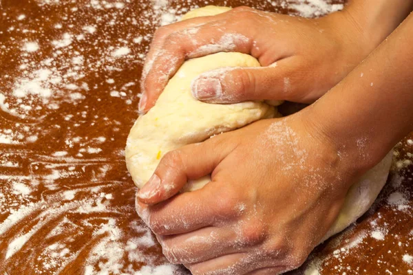 Prepare the dough for baking, Russia — Stock Photo, Image