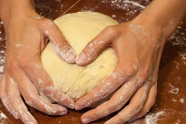 Prepare baking "from the heart", Russia — Stock Photo, Image