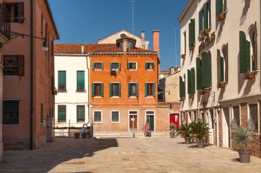 Avlu Venedik, İtalya