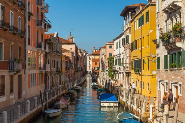 Solig dag i Venedig, Italien — Stockfoto