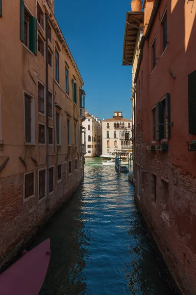 En los callejones de Venecia, Italia — Foto de Stock