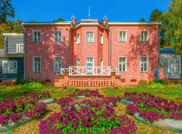 Casa señorial, museo-preserva "Muranovo", Rusia — Foto de Stock