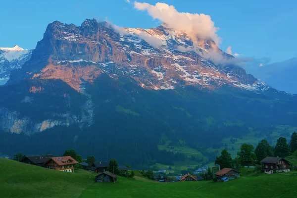 Vista del Pico Eiger desde el Valle de Grindelwald, Suiza — Foto de Stock