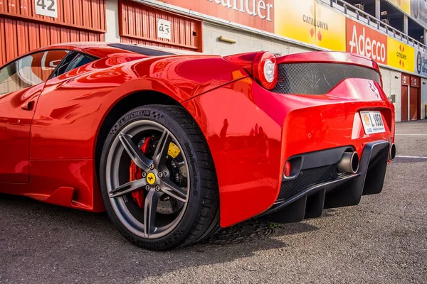 Ferrari 458 supercar devre de Barcelona Park