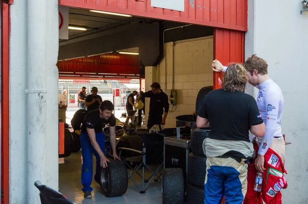 АПРЕЛЬ 2015: FIA Masters historic formula one championship in Circuit de Barcelona, Catalonia, Spain . — стоковое фото