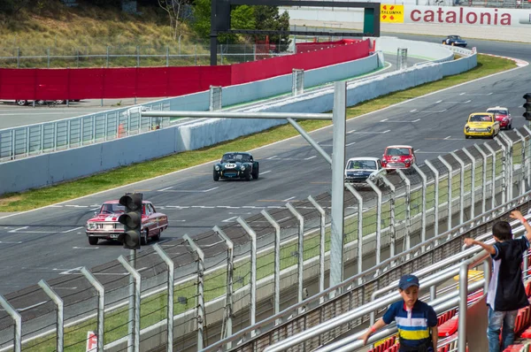 Április 2015: Uraim illesztőprogramok & Pre-66 Touring Cars a Circuit de Barcelona, Katalónia, Spanyolország. — Stock Fotó