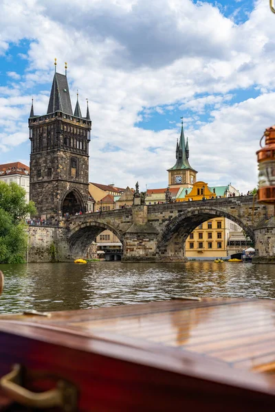 Karlův most Praha v České republice. — Stock fotografie