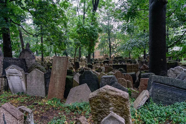 Vecchio cimitero ebraico Praga in Repubblica Ceca . — Foto Stock