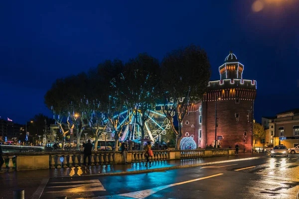 Le Castillet em Perpignan na noite de Natal, França . — Fotografia de Stock