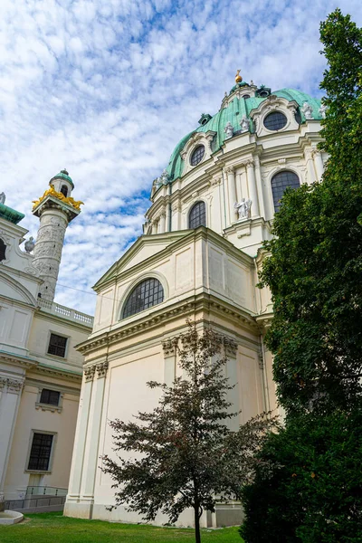 Kostel Karlskirche ve Vídni, Rakousko. — Stock fotografie