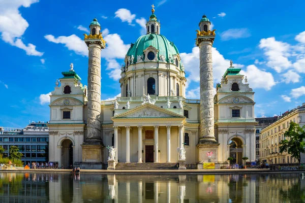 Kościół Karlskirche w Wiedniu, Austria. — Zdjęcie stockowe