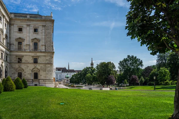 Ogród Burggarten w Wiedniu, Austria. — Zdjęcie stockowe