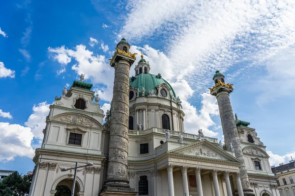 Kostel Karlskirche ve Vídni, Rakousko. — Stock fotografie