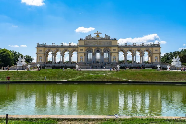 Schonbrunn palota Bécsben, Ausztria. — Stock Fotó