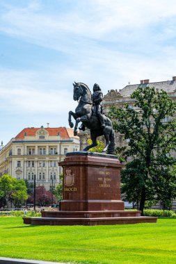 Macaristan Budapeşte 'deki Rakoczi Ferenc binicilik heykeli.