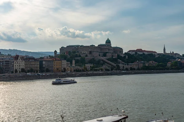 Buda slott Kungliga slottet i Budapest, Ungern. — Stockfoto