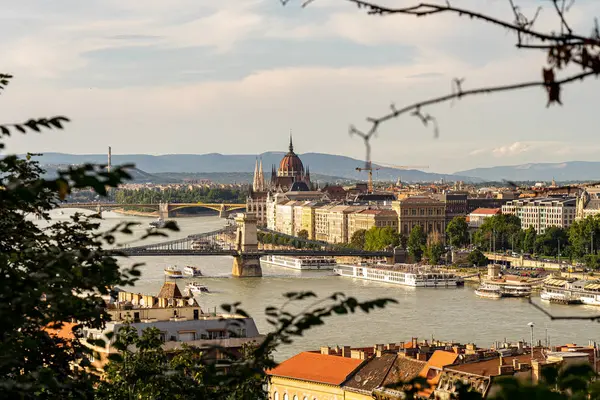 Panorama uitzicht op het stadsgezicht in Boedapest, Hongarije. — Stockfoto