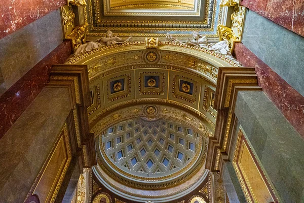 St. Stephen's Basilica church in Budapest, Hungary. — ストック写真