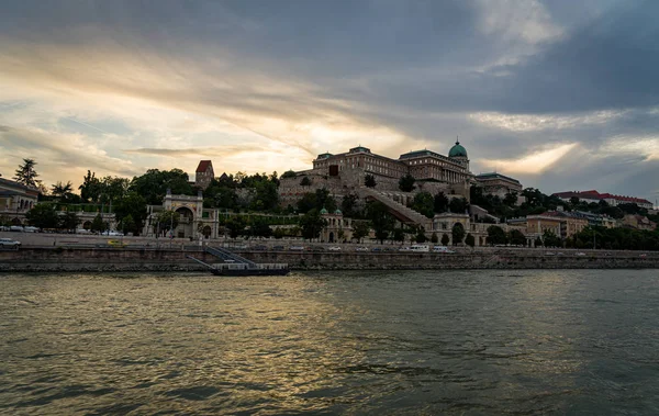 Castillo de Buda Palacio Real en Budapest, Hungría. — Foto de Stock