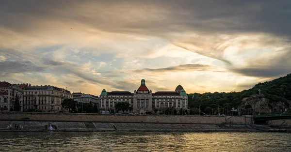 Gellért fürdő Budapesten, Magyarországon. — Stock Fotó