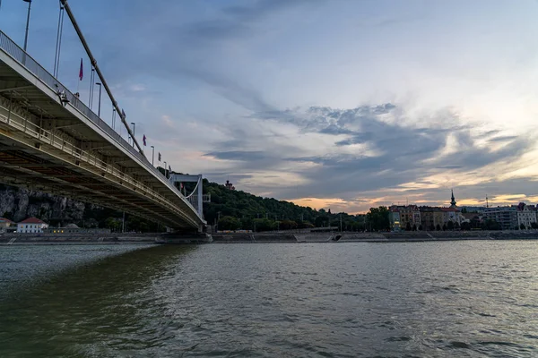 Elisabeth brug in Boedapest, Hongarije. — Stockfoto