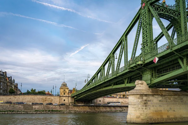 Macaristan, Budapeşte 'deki Szabadsag Köprüsü. — Stok fotoğraf