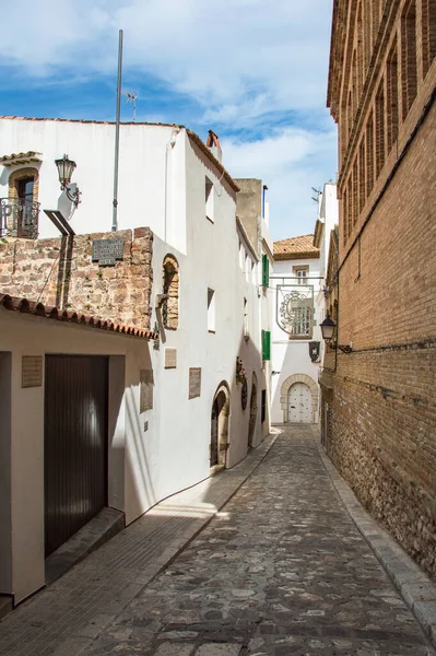 Barselona 'da Sitges tipik sokak Landmark, Katalonya, Ispanya.